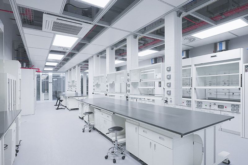 易门实验室革新：安全与科技的现代融合